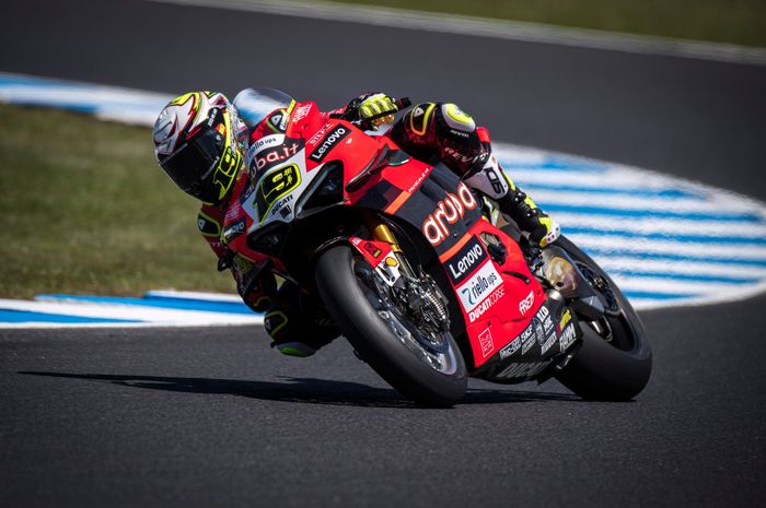 Alvaro Bautista menang superpole race WorldSBK Australia 2022 berkat strategi ban yang berani