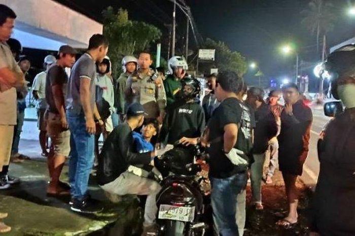 Kecelakaan sepeda motor dengan mobil di jalan Fatmawati Kota Salatiga, Sabtu (19/11/2022). 
