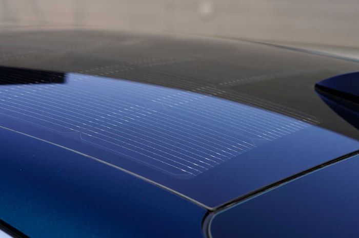 Panel sel surya pada Hyundai Genesis G80 Electrified