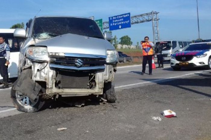 Tol Cipali menjadi ruas tol yang memiliki tingkat fatalitas tertinggi di dunia. (foto kecelakaan Tol Cipali KM 73 26/6/2018)