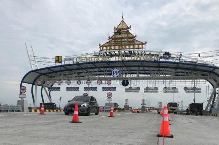 Akses Jalana Tol Semarang-Demak Seksi 2 sudah ditutup lagi, dan akan dibuka menjelang Nataru 2023 mendatang.