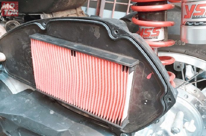 Ilustrasi filter udara yamaha lexi yang kotor