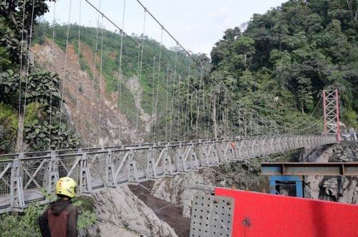 Jembatan Gladak Perak, Lumajang, Jawa Timur sudah dua kali terdampak erupsi Gunung Semeru.