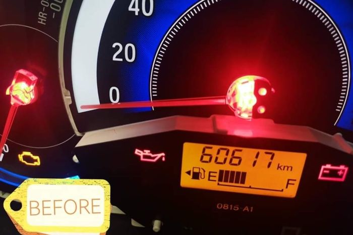 Angka di odometer di Mobilio Aris sebelum Pin LCD-nya dibenahi, tertera 60617 km tanpa ada angka 0 di depannya.