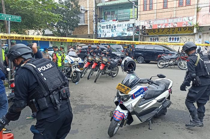 Ledakan bom bunuh diri dilaporkan terjadi di Polsek Astana Anyar, Bandung, pada Rabu (07/12/2022).