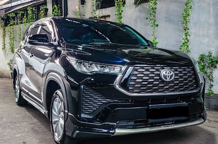 Toyota Kijang Innova Zenix Hybrid yang dijual tanpa inden di showroom mobkas Bandar Auto, Jakarta Selatan