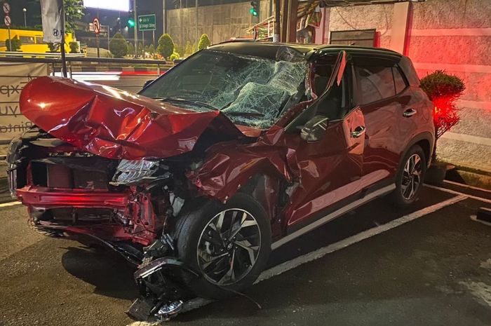 Kondisi Hyundai Creta milik Mutia Ramadhanti saat mengalami kecelakaan di kawasan tol Cibubur pada 8 Oktober 2022 lalu