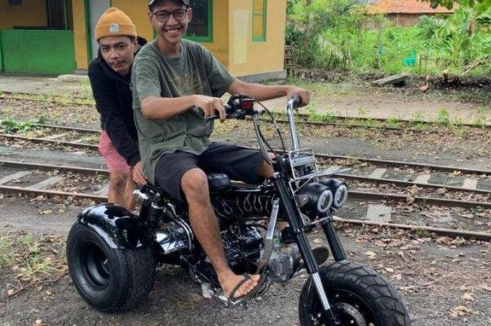 Honda Supra lawas yang Dimodifikasi menjadi roda tiga oleh bengkel GREEN CUSTOM. 