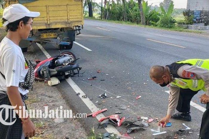 Lokasi kecelakaan Pengendara Honda vario tabrak truk parkir di Jalan Tuban-Widang, KM 29-30 Desa/Kecamatan Widang, Senin (12/12/2022).