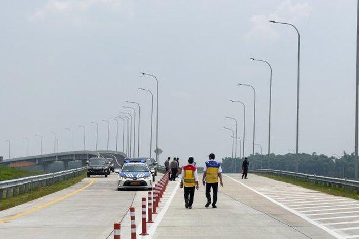 Uji laik ramp 4 dan 5 Junction Wringinanom ruas tol Krian-Legundi-Bunder-Manyar (KLBM)