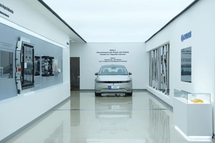 Hyundai IONIQ 5 menjadi mobil listrik pertama produksi Indonesia.