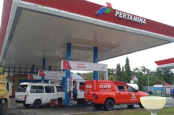 Antrean solar di SPBU Buton, sopir truk sampai antre 2 hari