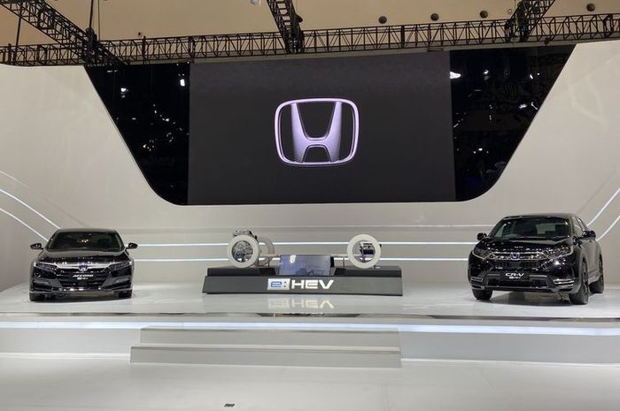 Honda akan meluncurkan mobil hybrid baru di Indonesia pada 2023 mendatang. (fotoHonda Accord dan CR-V hybrid)