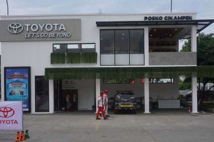 Posko Siaga Toyota di Rest Area Km 57 Tol Cikampek