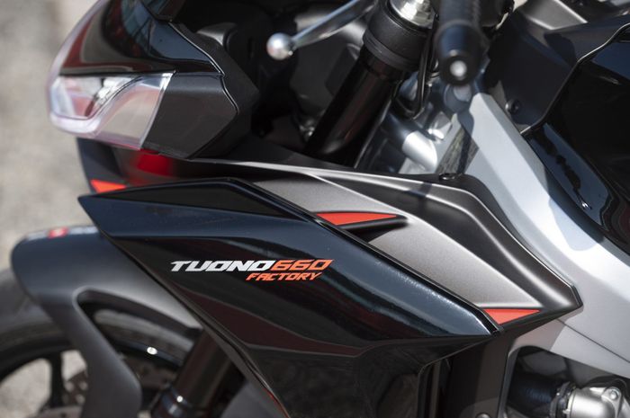 Aprilia Tuono 660 Factory