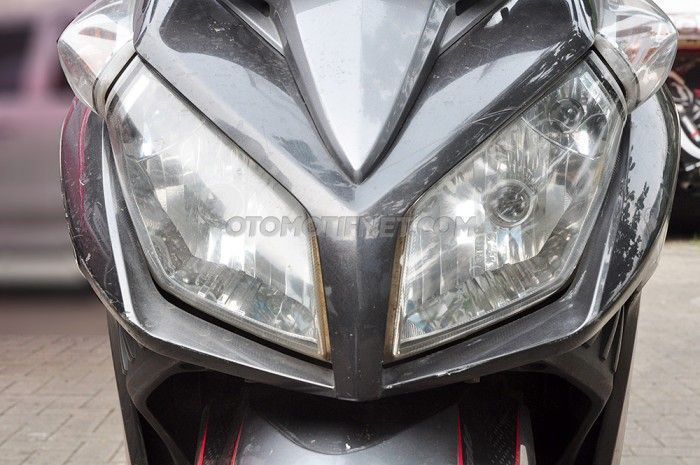 Awas! Musim Hujan Bikin Mika Lampu Motor Kusam dan Menguning