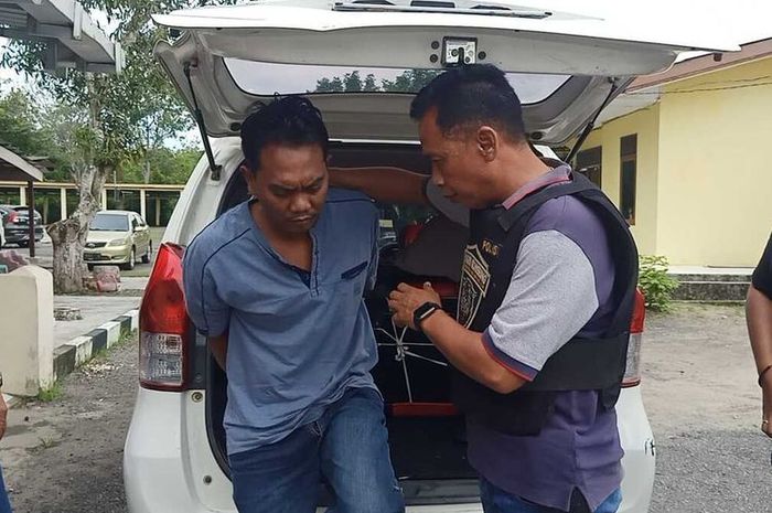 Purdiansyah diringkus Polisi saat akan jual Toyota Fortuner hasil maling di rumah mantan bos