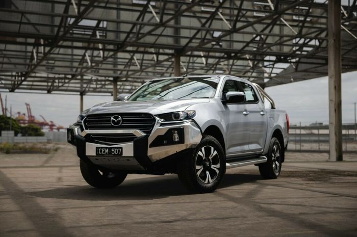 Mazda BT-50 XTR LE adalah mobil baru BT-50 yang cocok untuk dipakai off-road.