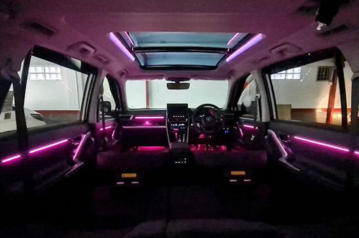 Toyota Kijang Innova Zenix ganti ambient lighting aftermarket