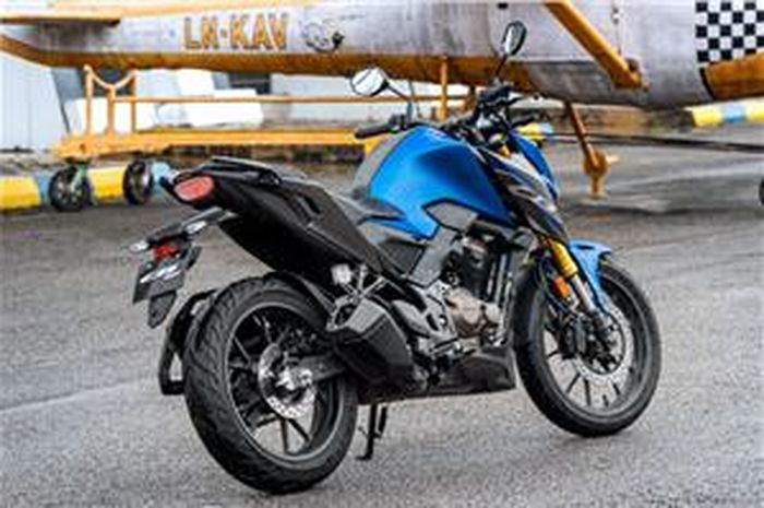 Penampakan motor baru Honda CB bermesin 300 cc yang harganya cuma Rp 40 jutaan.