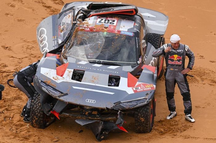 Carlos Sainz akhirnya mundur dari Reli Dakar 2023