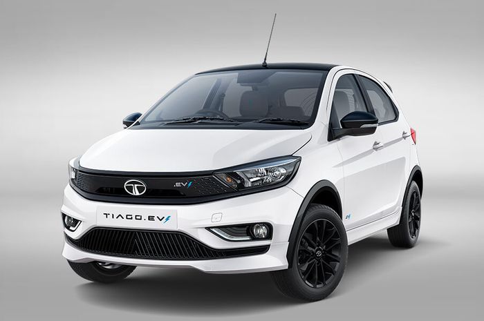Mobil listrik Tata Tiago EV hadir meramaikan Auto Expo 2023.