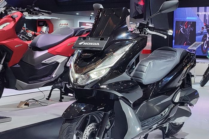 Fitur lampu hazard ada di motor matic Honda PCX 160, sudah tahu?