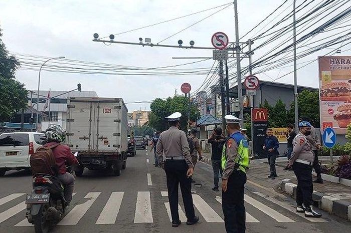 Kamera ETLE Pertama di Kota Tangerang Dipasang Polrestro Tangerang Kota dan Dishub Kota Tangerang di Jalan Daan Mogot.