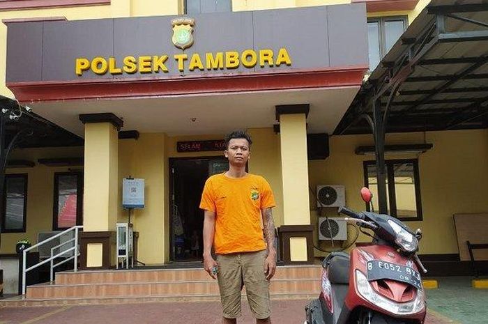 Juru parkir inisial AP diproses hukum di Polsek Tambora karena nyolong Yamaha Mio dan nyaris dibakar massa
