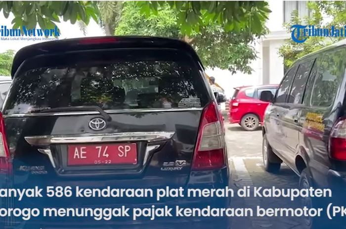 Toyota Kijang Innova pelat merah di Pemkab Ponorogo jadi salah satu dari 585 mobil dan motor dinas nunggak pajak