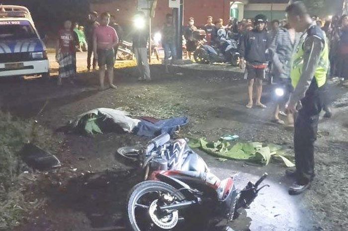 Pasien Rumah Sakit Jiwa Lawang, Malang kabur dengan membajak Honda Supra X 125 lalu tabrak pohon beringin di Blitar