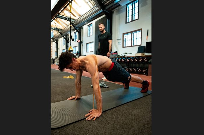 Marc Marquez latihan fisik di pusat pelatihan Red Bull