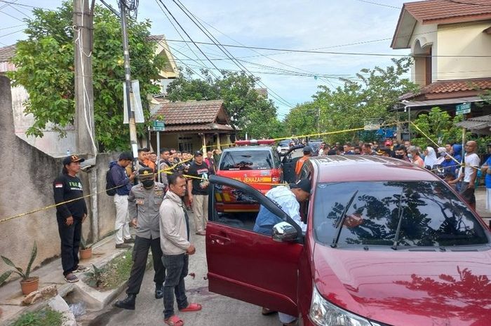 Seorang pria belum diketahui identitasnya ditemukan tewas di Jalan Nusantara, RT 006 RW 015, Perumahan Bukit Cengkeh 1, Tugu, Cimanggis, Depok pada Senin (23/1/2023).