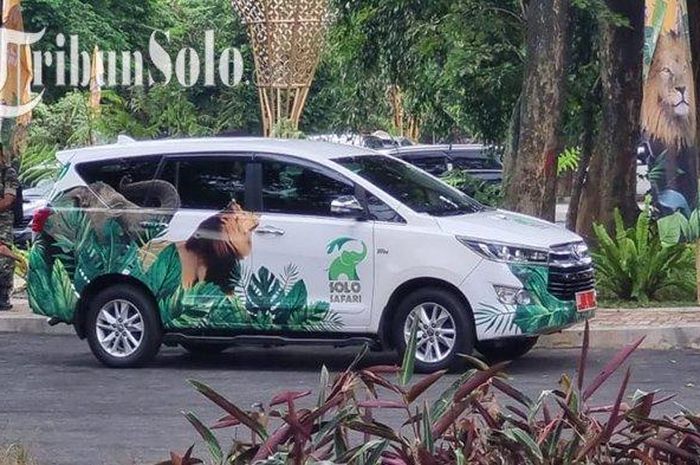 Tampilan Toyota Kijang Innova Gibran Rakabuming Raka, mobil dinas berlivery gajah dan singa.
