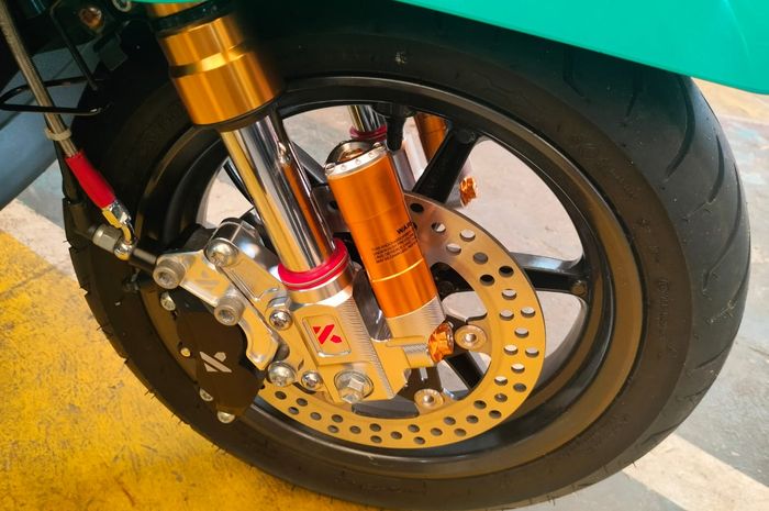 Sokbreker upside down untuk Yamaha Fazzio merek KYTA, harga Rp 3 jutaan