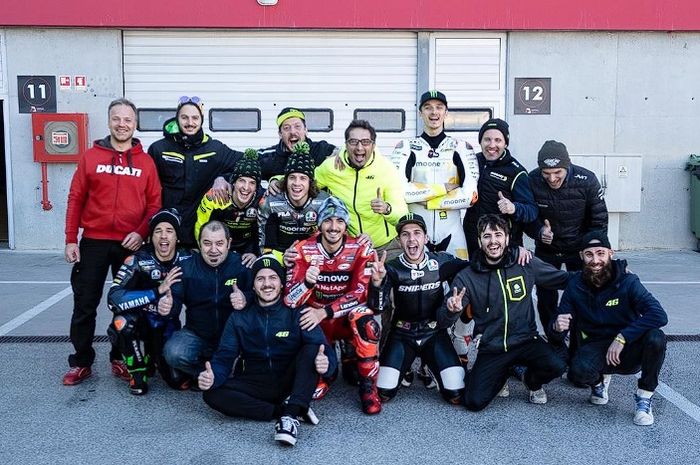 Luca Marini memakai baju balap berwarna putih, apakah ini livery baru VR46 Racing Team di MotoGP 2023?