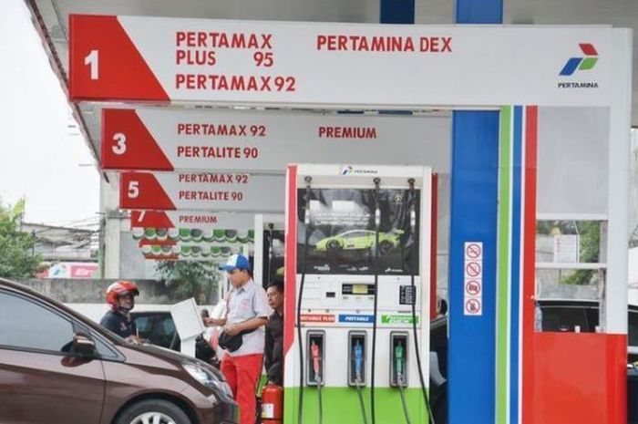 Harga BBM Pertamax Turbo dan Pertamina Dex sudah naik per 1 Februari 2023. Ini daftar lengkapnya di berbagai daerah di Indonesia.