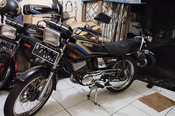 Modifikasi motor Yamaha RX-King di RR Part Shop harga mulai Rp 500 ribu sampai Rp 15 jutaan, pemilik motor bebas pilih spare part.