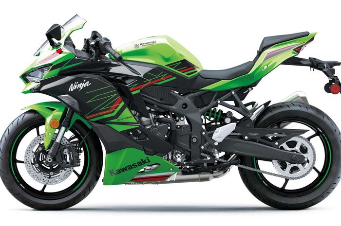 Motor baru, Kawasaki Ninja ZX-4RR resmi dirilis tampilannya mirip adiknya.