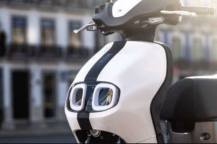 Mirip Yamaha Fazzio, motor listrik baru ini punya fitur canggih dan bisa melaju sampai 72 kilometer dalam sekali cas.