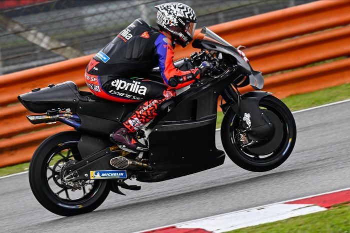 Fairing Aprilia RS-GP pada tes shakedown MotoGP 2023 di Sirkuit Sepang