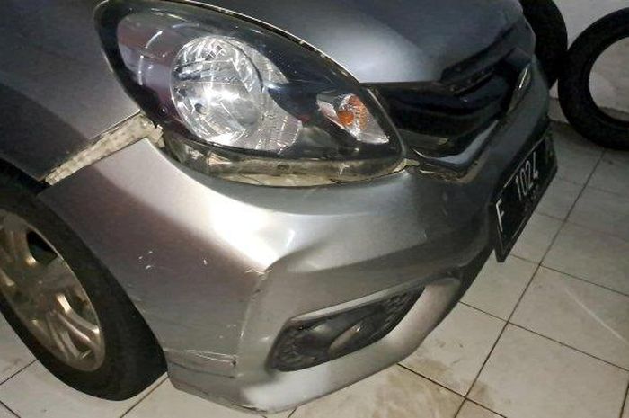 Kondisi Honda Mobilio milik wanita E yang dirusak tetangganya di Tamansari, Jakarta Barat