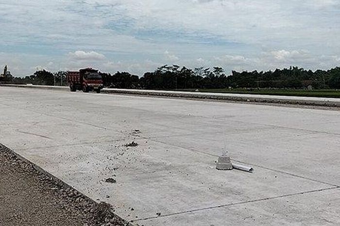 Pengerjaan Jalan Tol Yogyakarta-Solo Seksi 1 dikebut, buat kejar target pembukaan saat arus mudik Lebaran 2023.