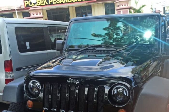 Jeep Rubicon yang jadi barang bukti aksi pengeroyokan David.