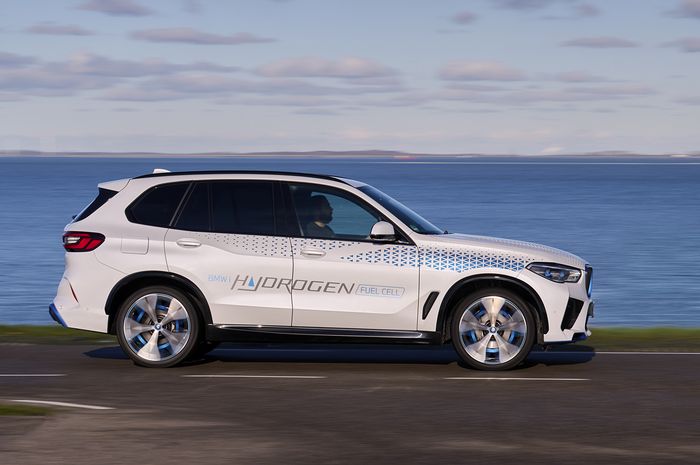 BMW iX5 Hydrogen akan digunakan untuk mendemonstrasikan teknologi hidrogen BMW.
