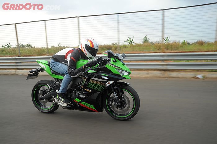 Kawasaki Ninja ZX-25R 