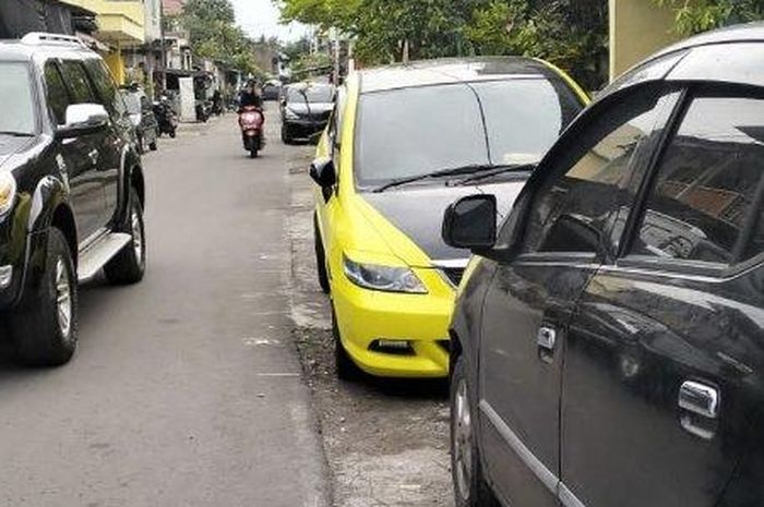 Pemkot Solo tegaskan para pemilik mobil wajib buat punya garasi.