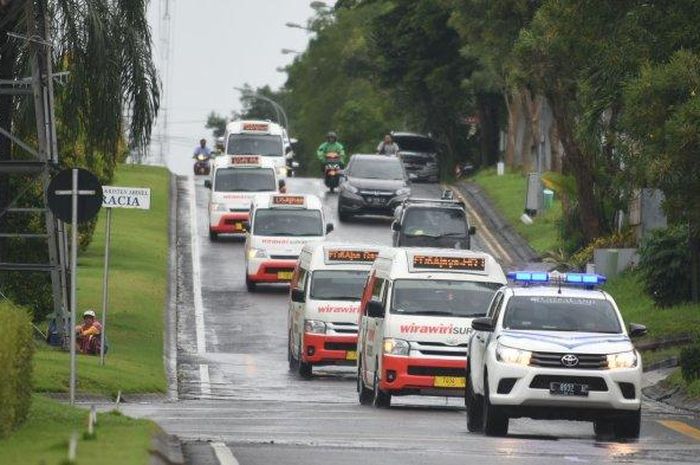Angkot ber-AC kota Surabaya resmi beroperasi, basis Toyota HiAce dan Daihatsu Gran Max