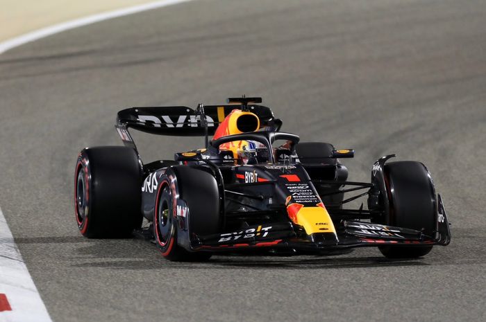 Max Verstappen dan Sergio Perez sempat sengaja mengurangi kecepatannya di 10 lap terakhir F1 Bahrain 2023