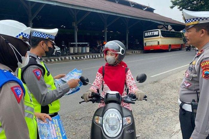 Satlantas Polres Blora siap menindak para pelajar yang ketahuan mengendarai motor ke sekolah dan melakukan pelanggaran di jalan raya.